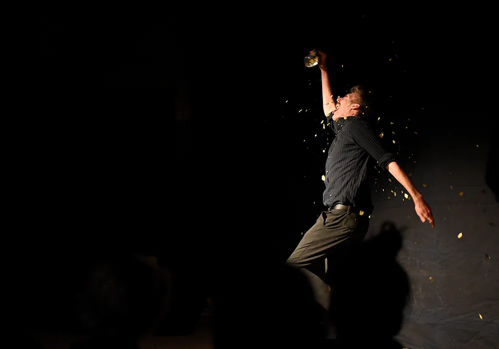 Photo of Richard Kimberly during the Show Jimmy